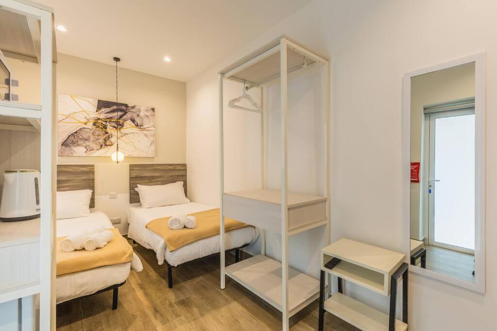 B&B Paceville - Private studio 14 at the new OLO Living Guesthouse - Bed and Breakfast Paceville