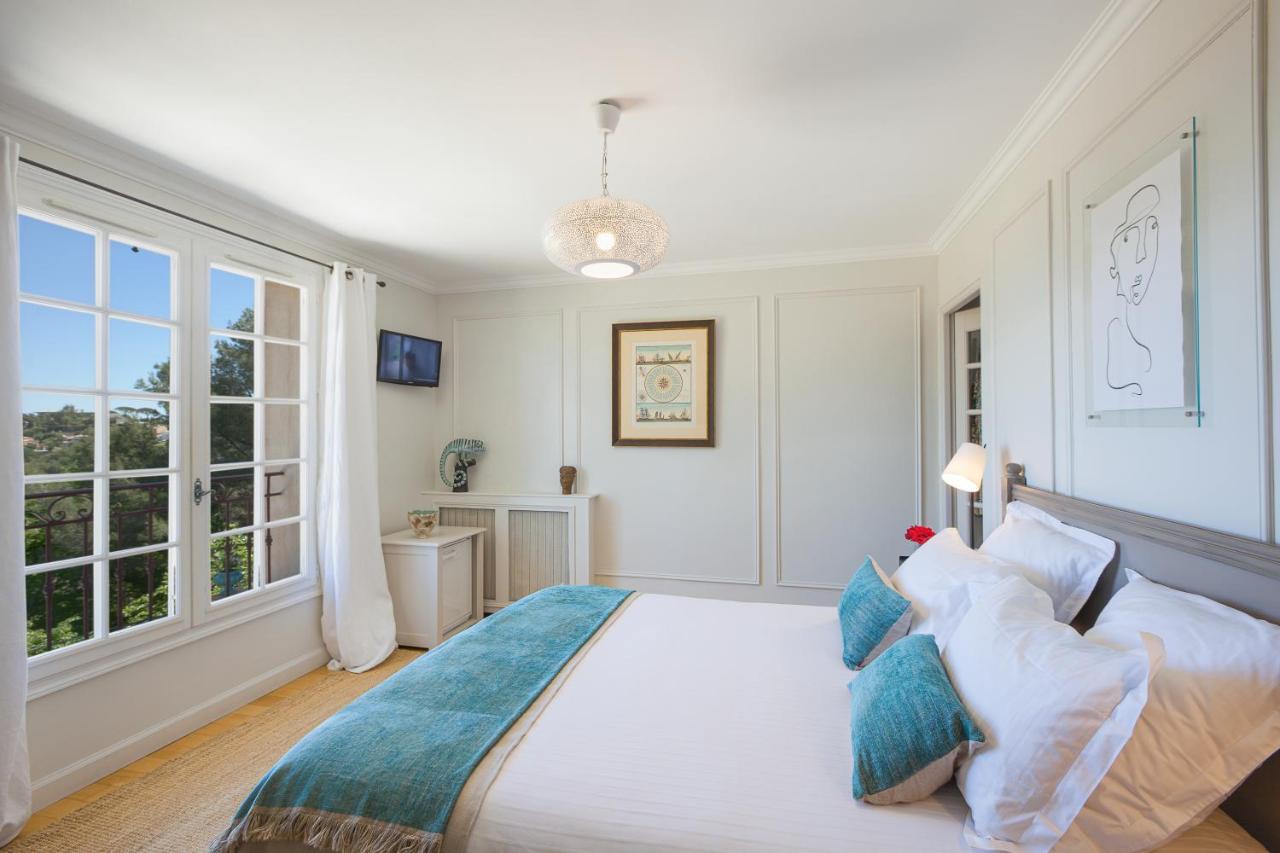 Kamer met Kingsize Bed en Uitzicht op Zee