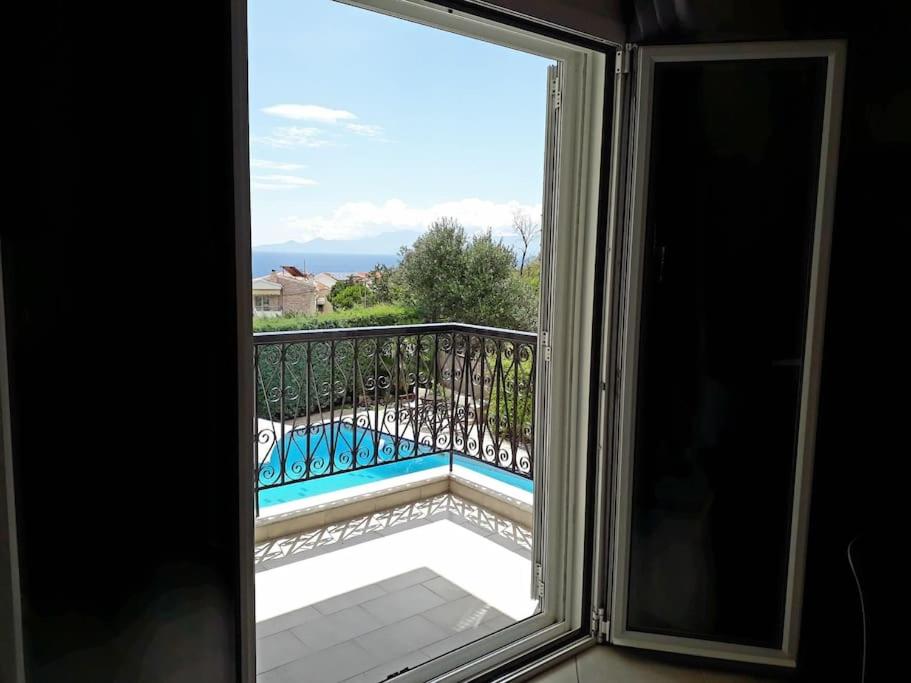 Pool sea view holiday home close to the beach - Chambres d'hôtes Kavala