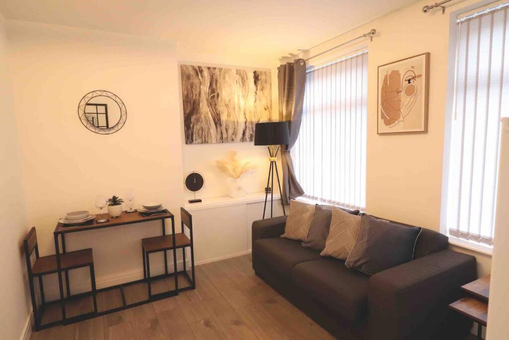Stylish one bed apartment with off road parking - Bed and Breakfast Birmingham