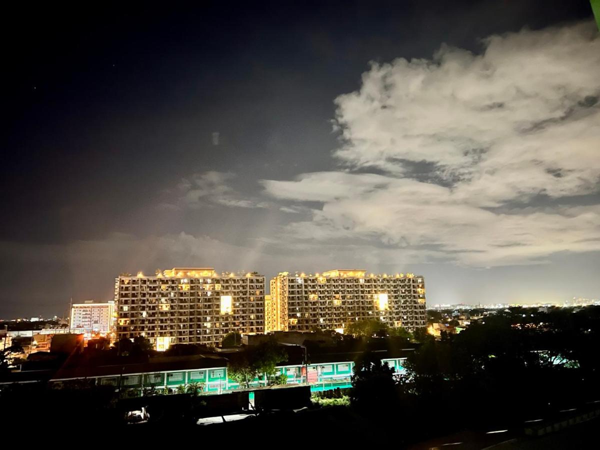 Condotel Staycation Near NAIA Airport Okada DFA Manila Paranaque MOA - B&B Manila