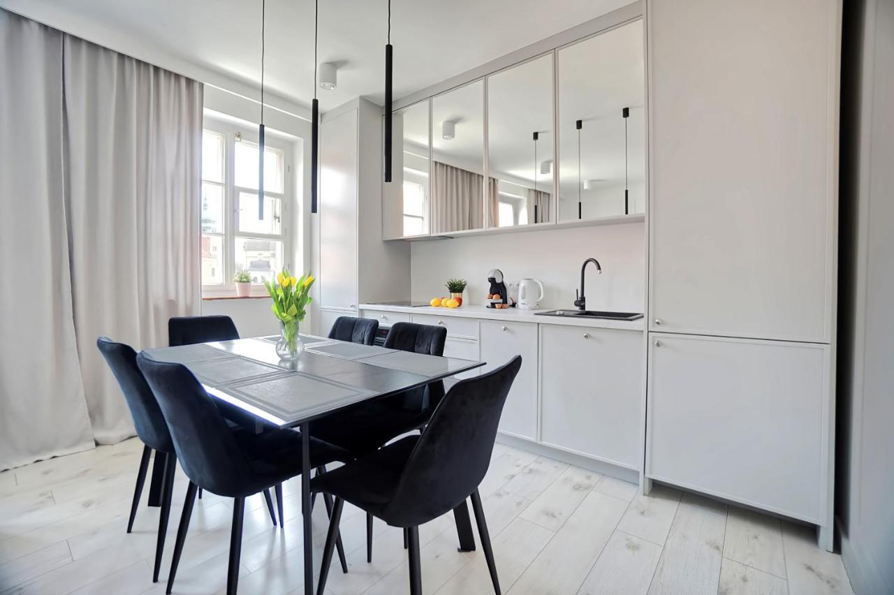 Suite with City View - Plac Zamkowy 15/19 ap.20