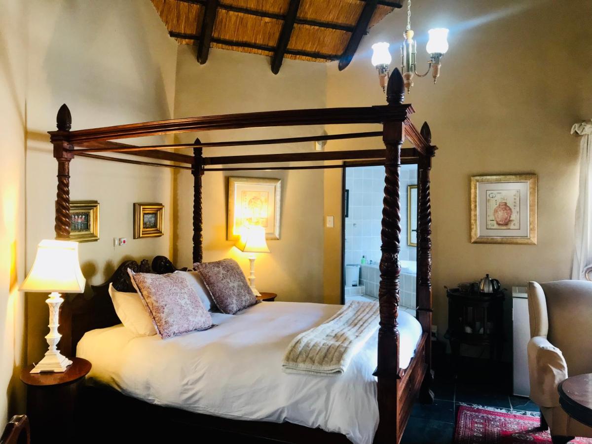 Standard Queen Room