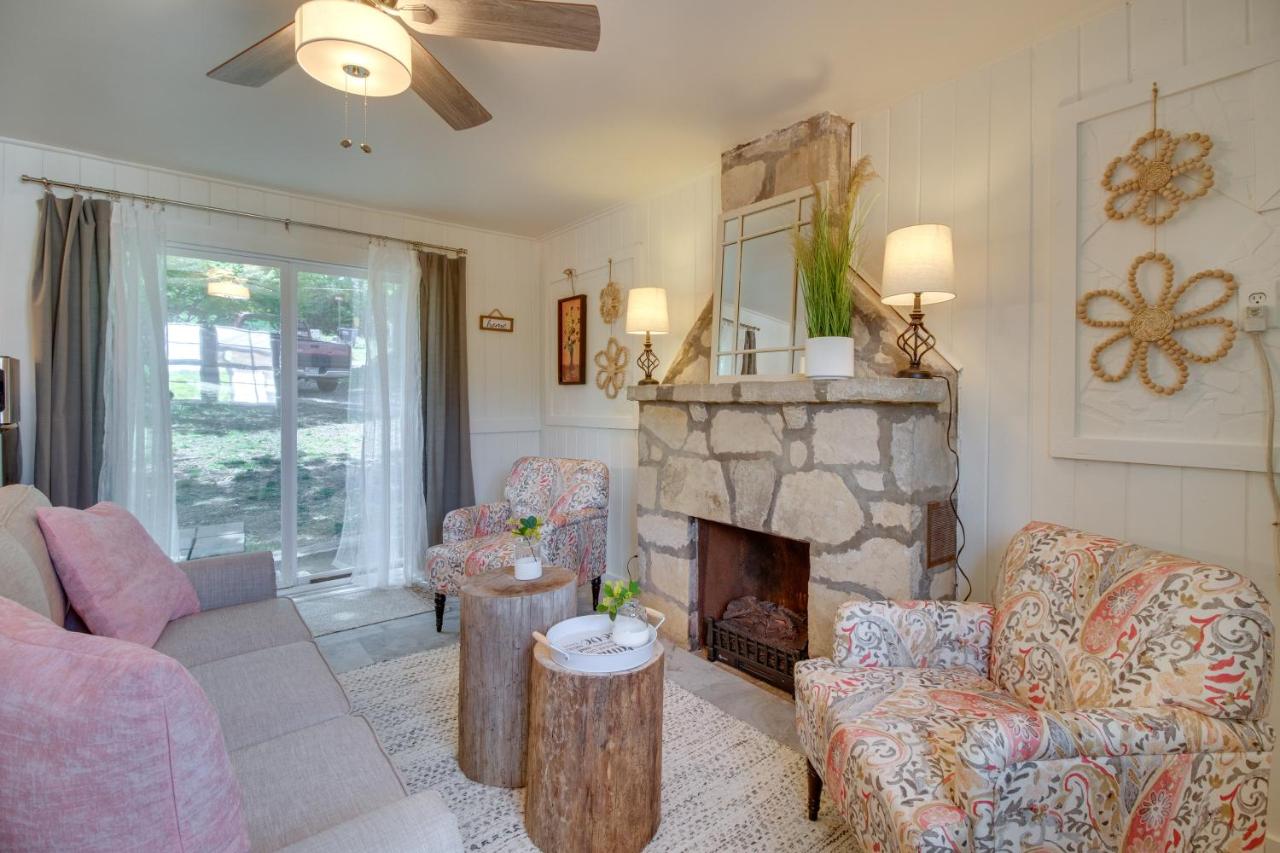Cozy Mountain Home Cottage Walk to Marina! - B&B