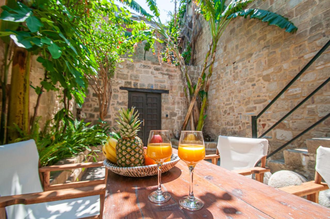 Villa Valia - Old Town Suites - B&B Rodas