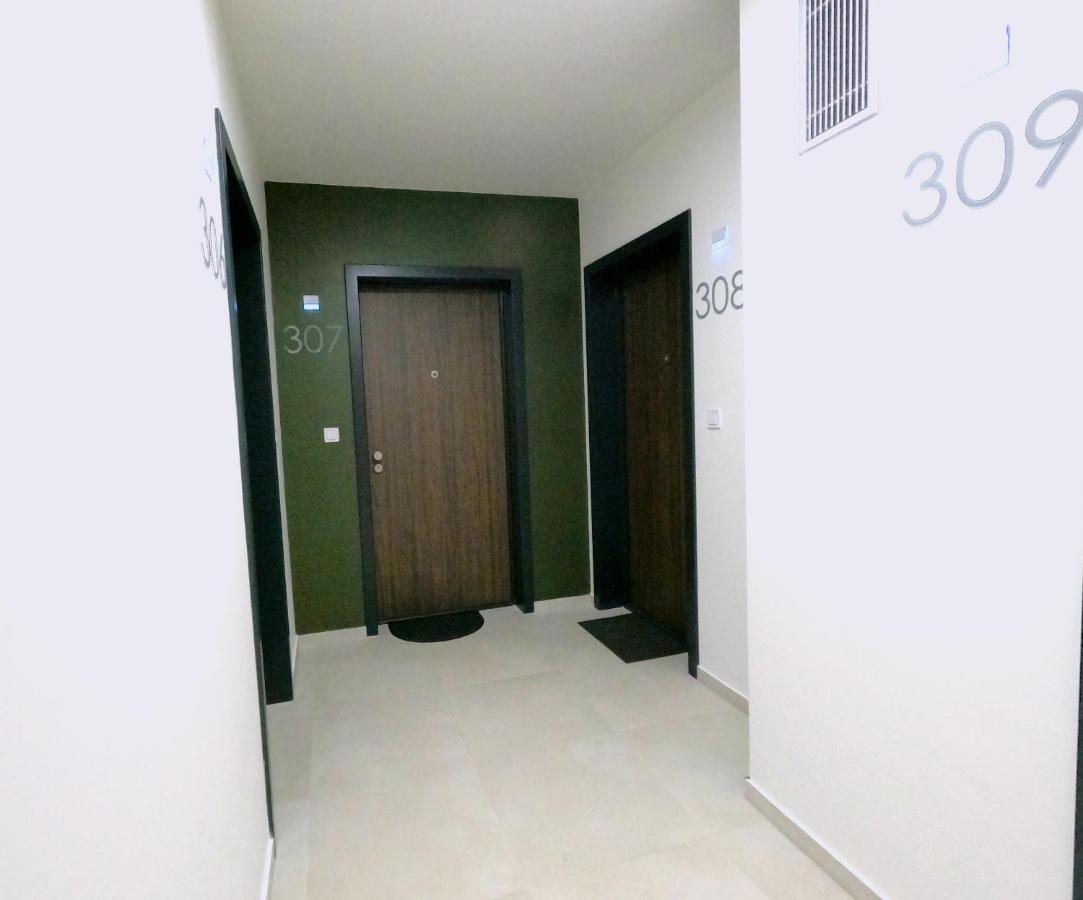 Brand new apartment by hockey stadium - Chambres d’hôtes Nivy