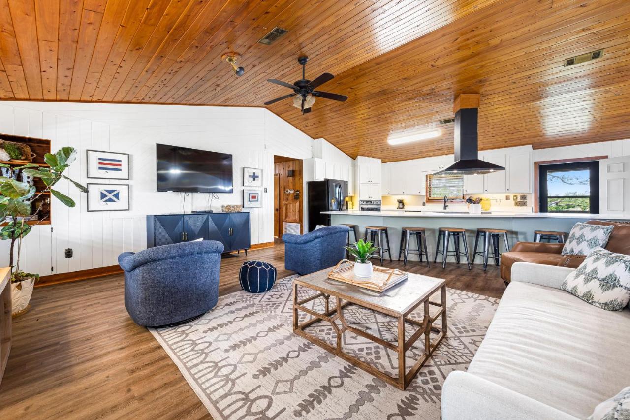 Wolf Bay House - B&B