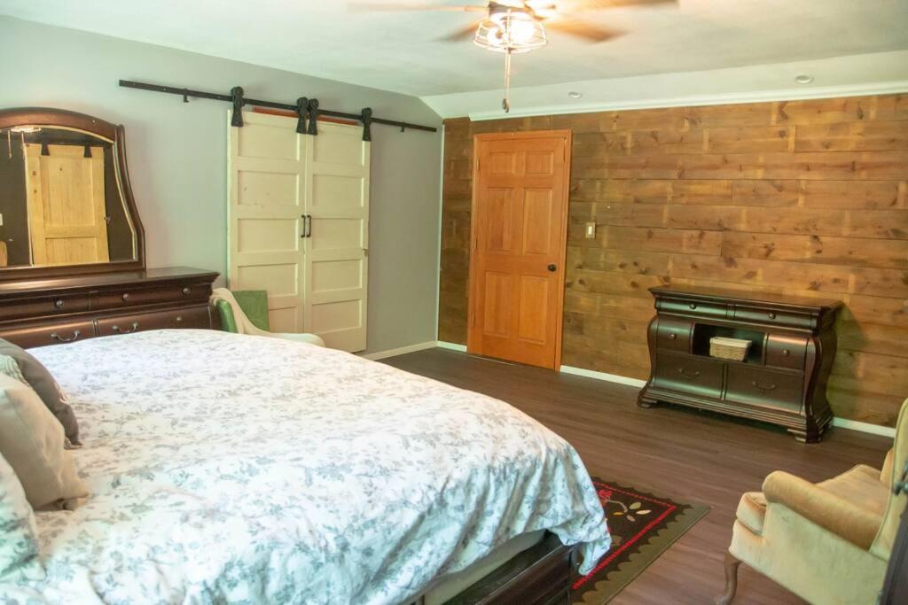 Mark Twain Current River Barndo - B&B Doniphan