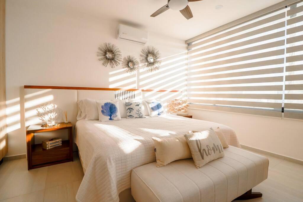 Brand new apt - pool in terrace - beach 1 minute! - B&B Mazatlán