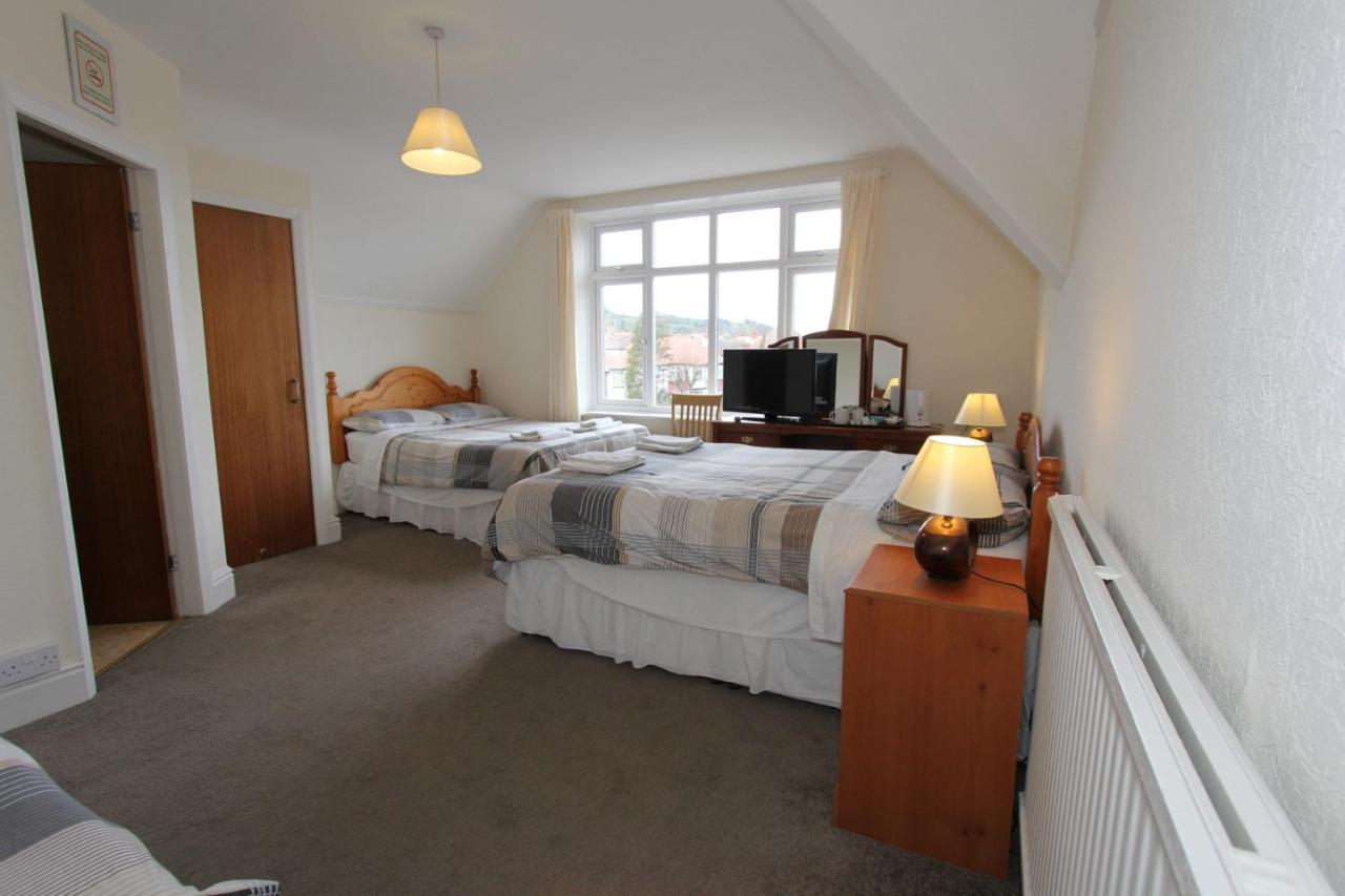 Family Room (2 Adults + 2 Children) - Second Floor