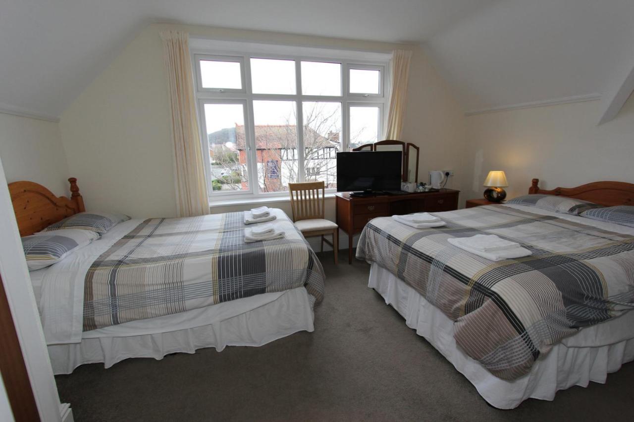 Family Room (2 Adults + 2 Children) - Second Floor