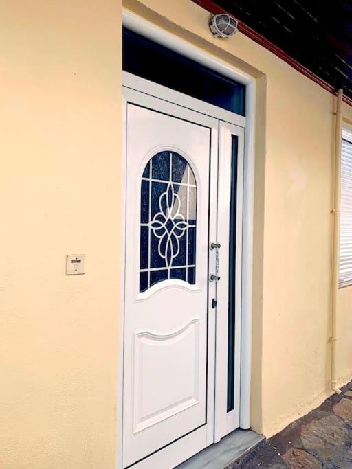 Ground floor studio flat in the heart of Elounda - B&B