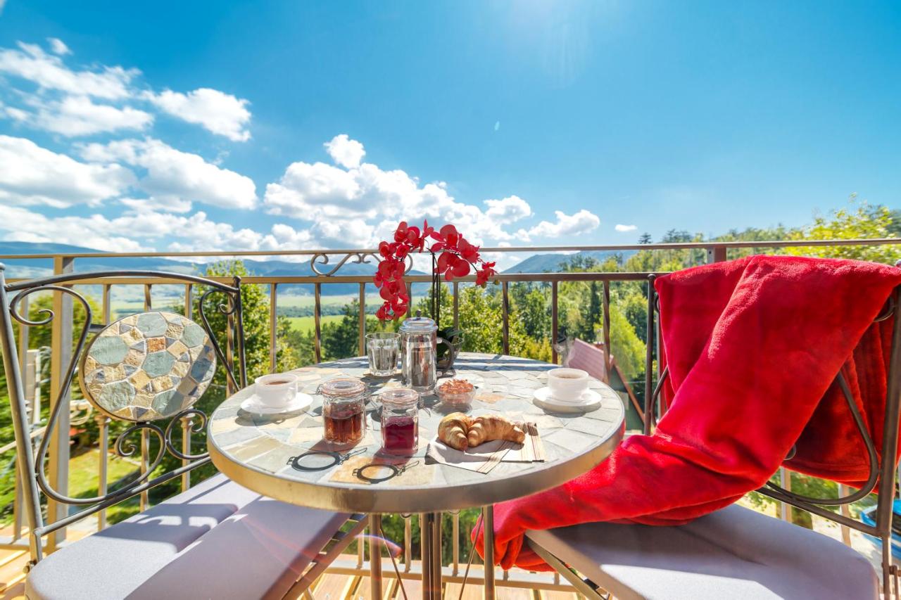 Hillside Lodge, Boutique & Spa - B&B