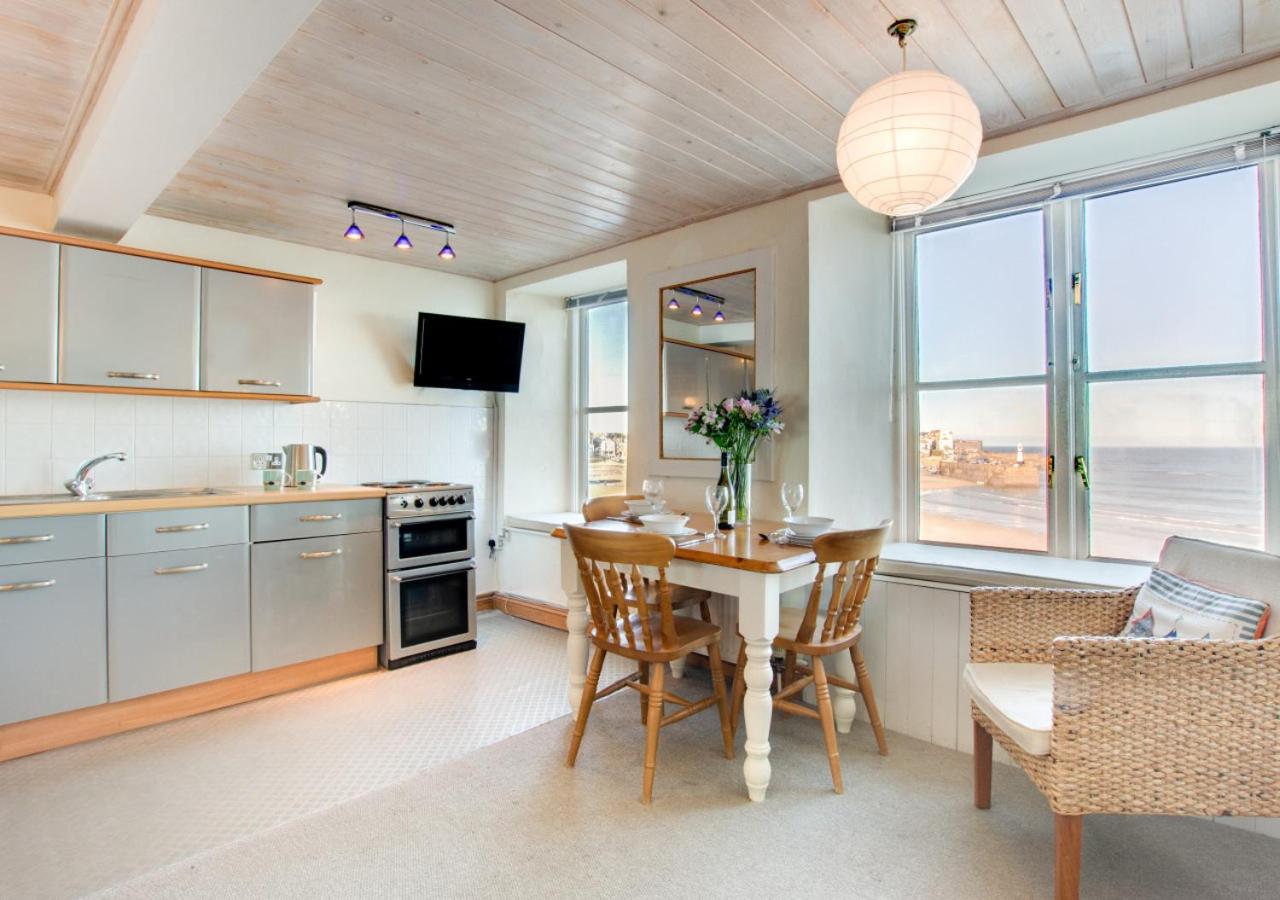 The Beach Hut Crab Rock 1 - B&B