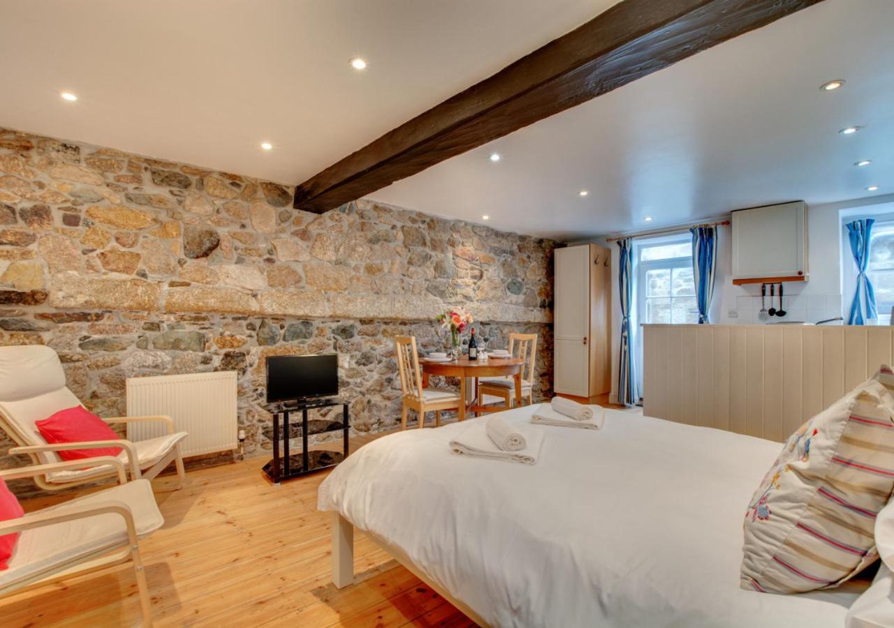 Netherton Island Road - B&B