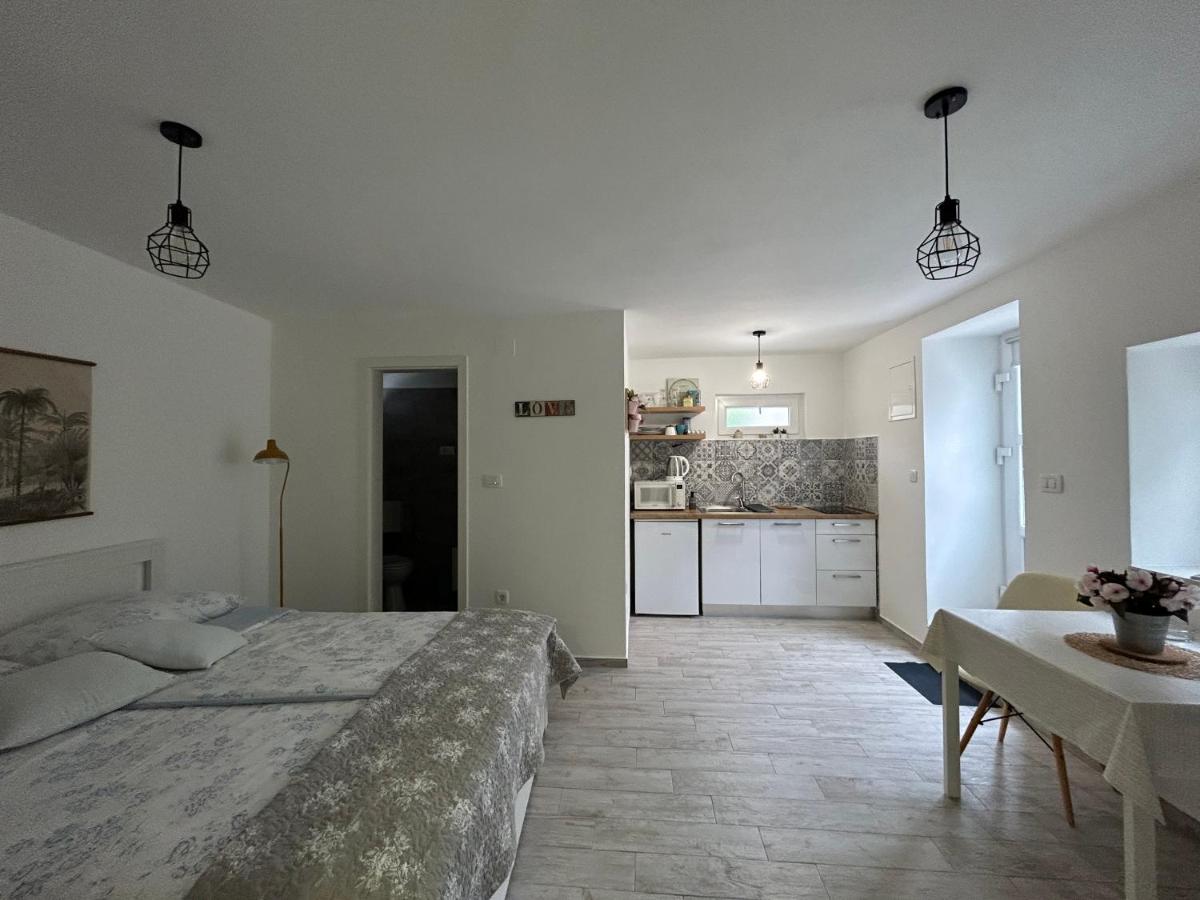 Ana - Ferienwohnung Zadar