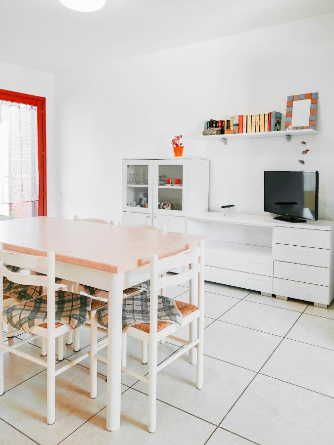 Incantevole appartamento al primo piano con terrazzo - B&B Torre Grande