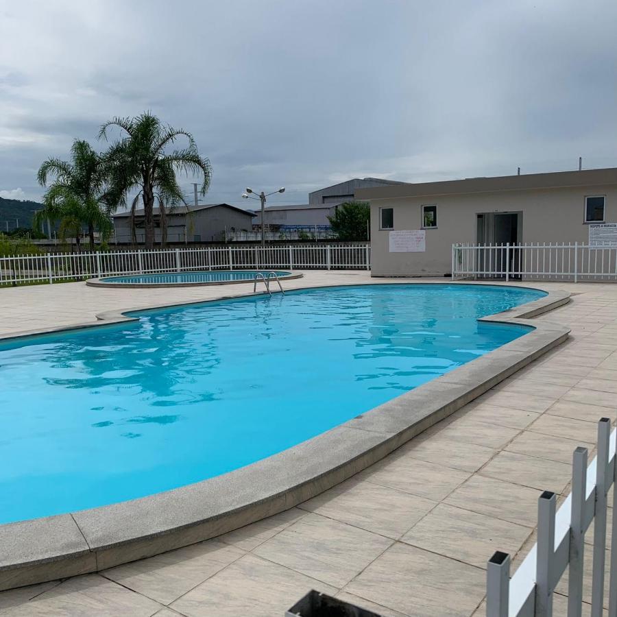 Apto Próximo Hospital e Centro - Biguaçu - B&B