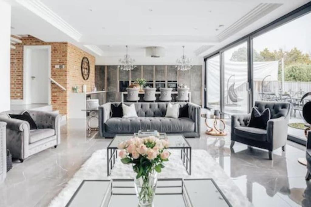 Bay View Luxury Stays - Mount Pleasant - B&B