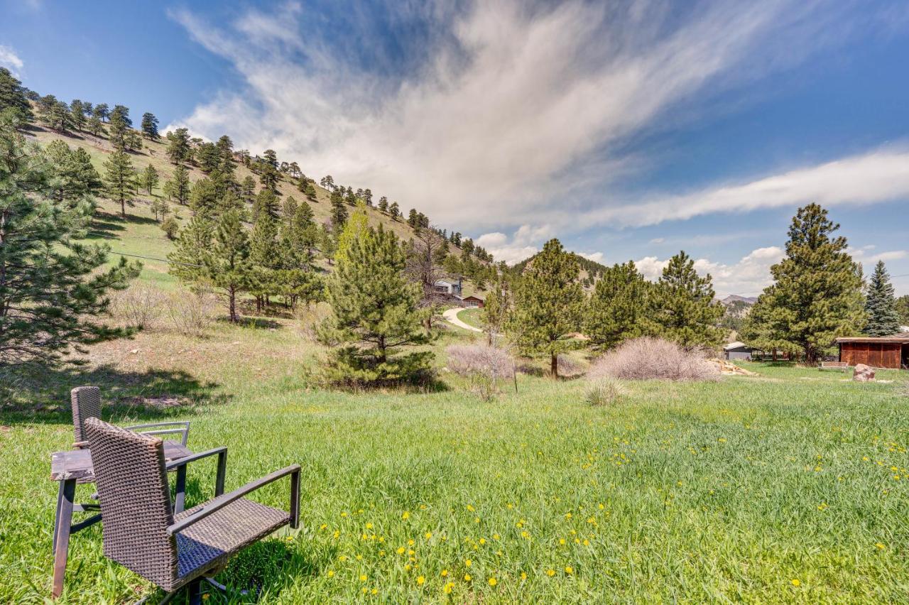 Peaceful Mountain Retreat with View, Near Boulder! - B&B