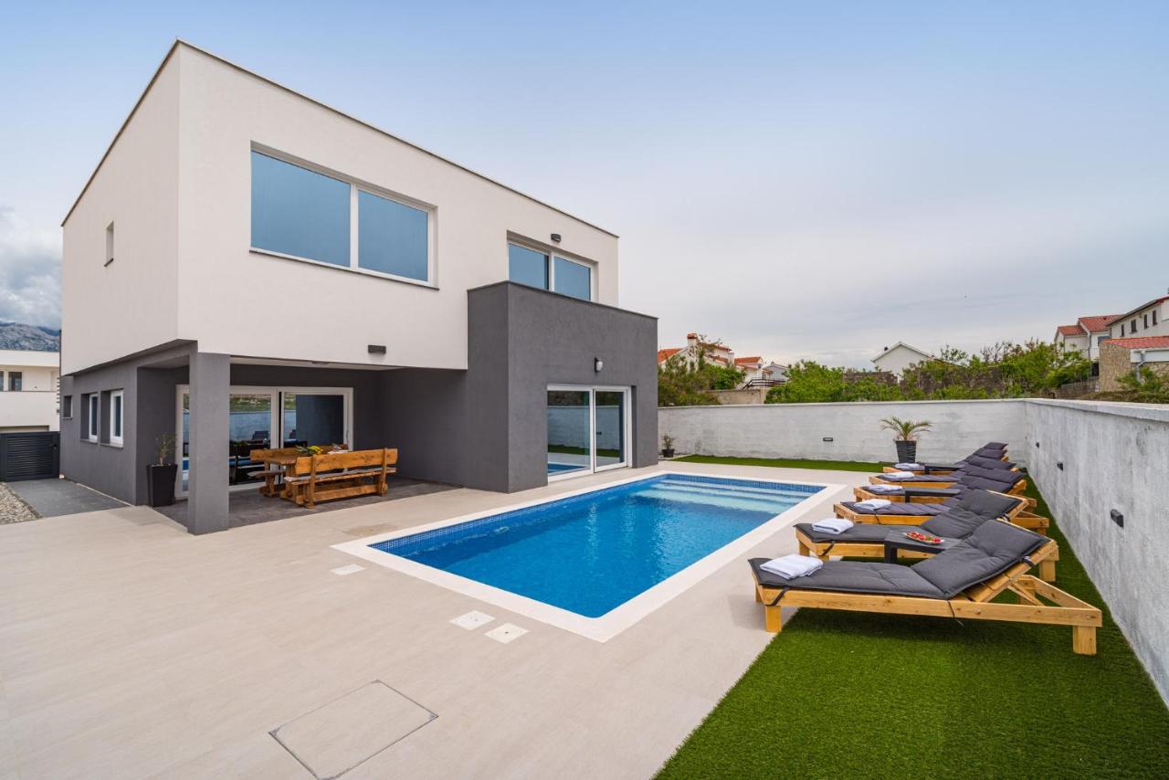 Luxury Villa Noemi - B&B Ražanac