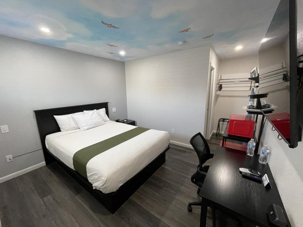 Queen Room