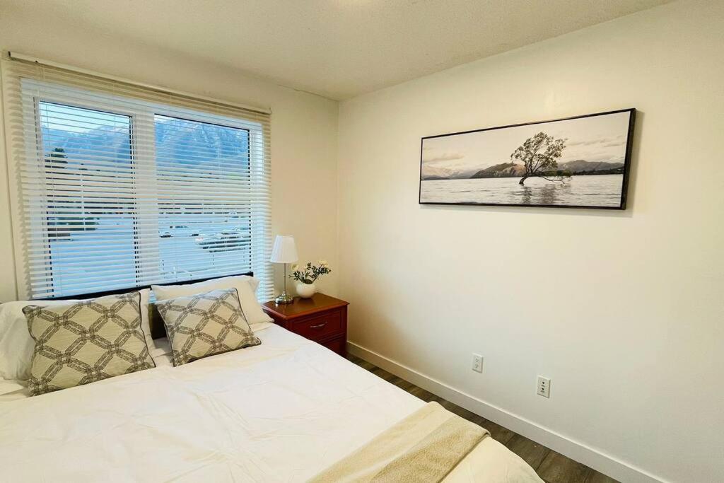 B&B Canmore - Unit #204 Cozy Mountain View 2BR in Canmore Downtown - Bed and Breakfast Canmore