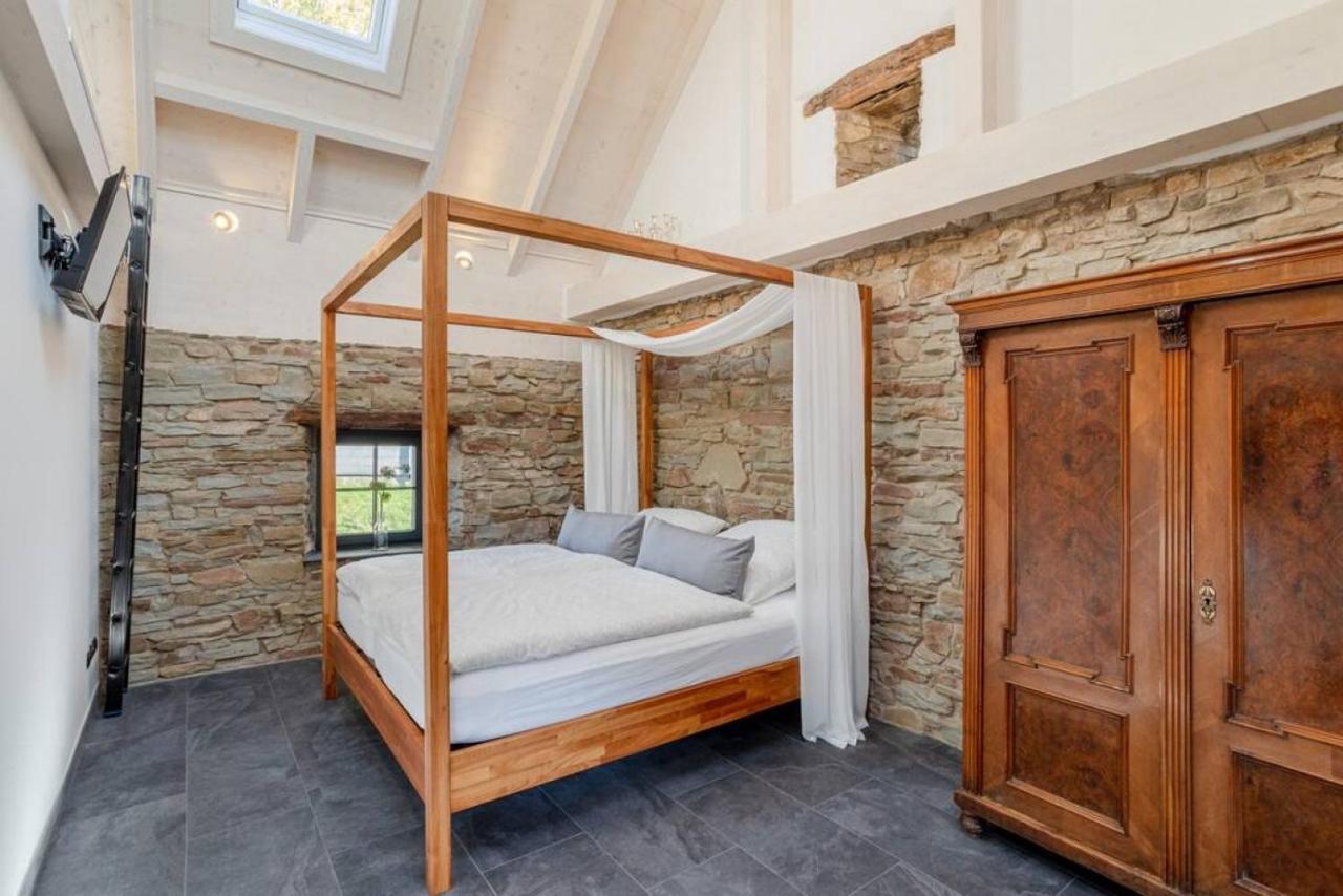 Glamorous Cottage Chimney Sauna - B&B Dahlem