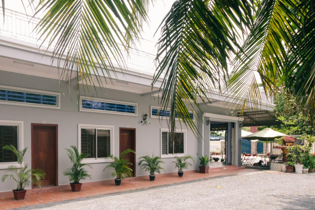 Lea's Guesthouse and Restaurant - B&B
