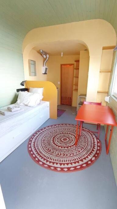 Private small studio in Costa de Caparica - B&B