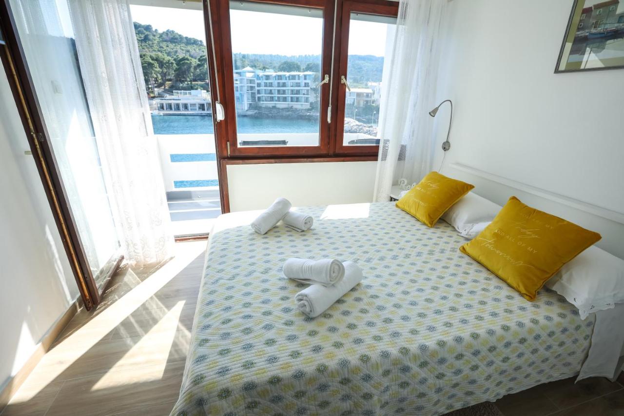 Double Room with Balcony and Sea View