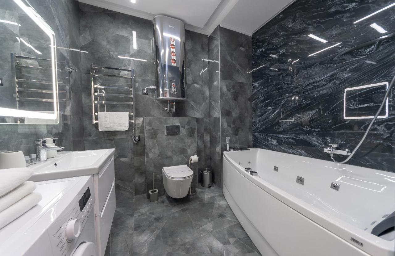 King Suite with Spa Bath
