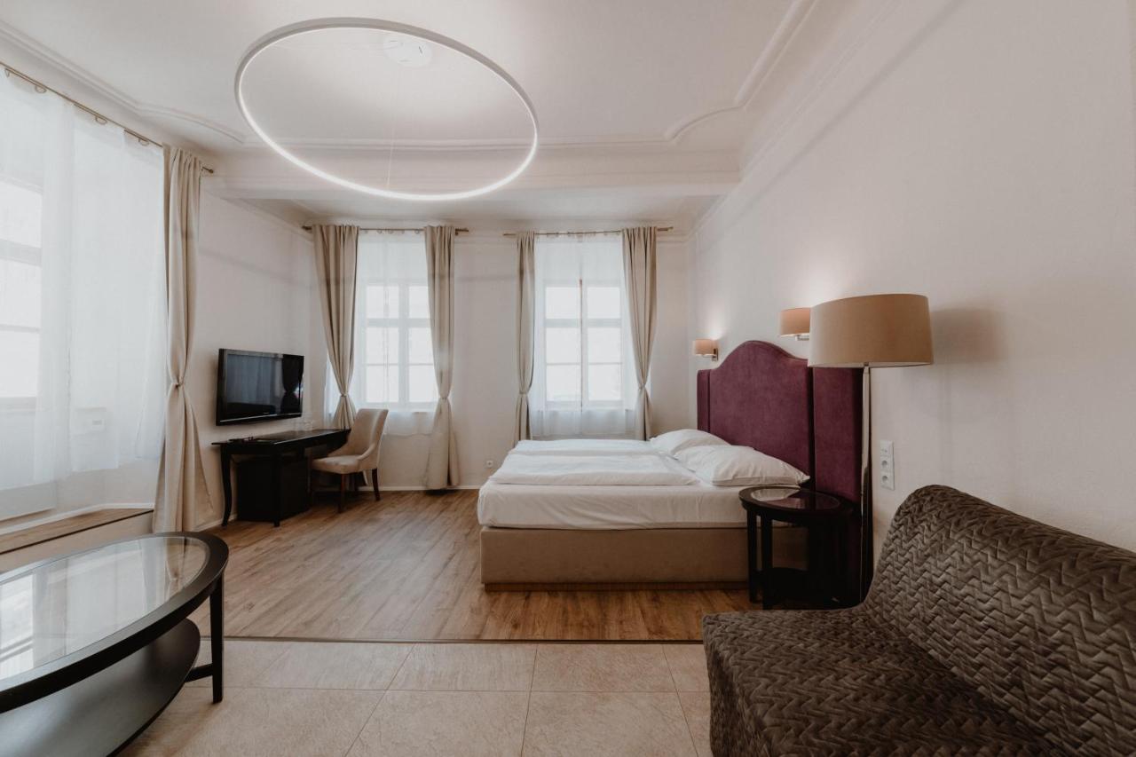Grande Chambre Double avec Lit d'Appoint