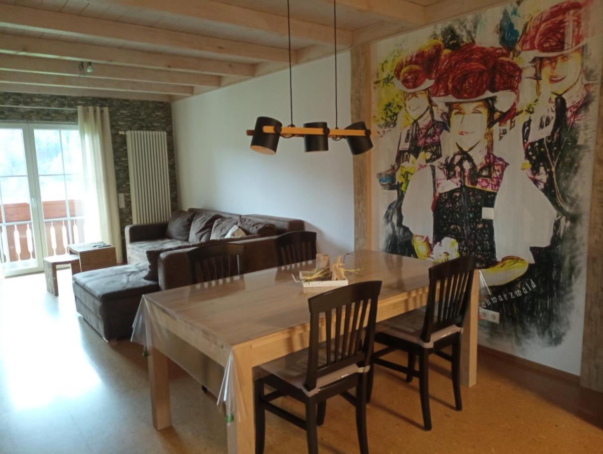 Apartment mit Balkon