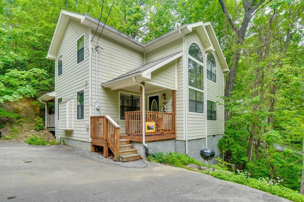 2 Mi to Natl Park Home with Hot Tub in Gatlinburg - B&B
