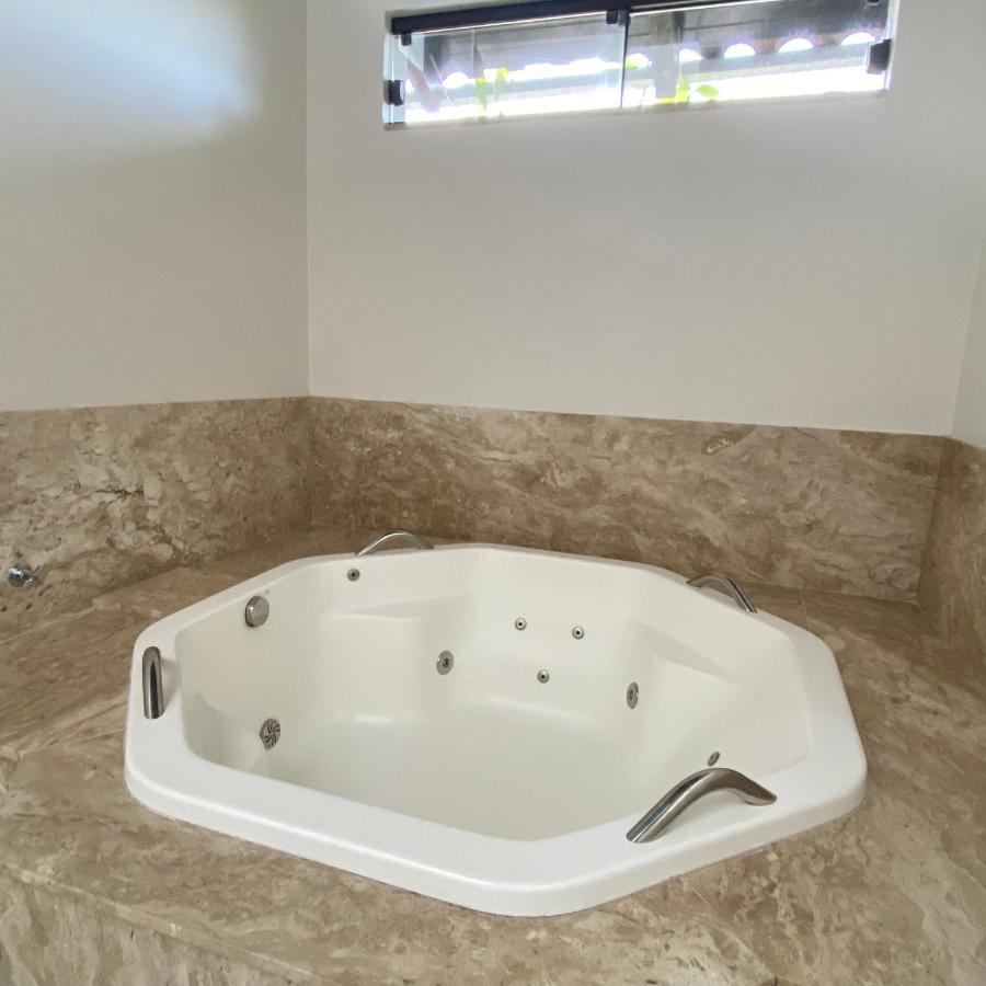 Deluxe Doppel-/Zweibettzimmer mit Whirlpool