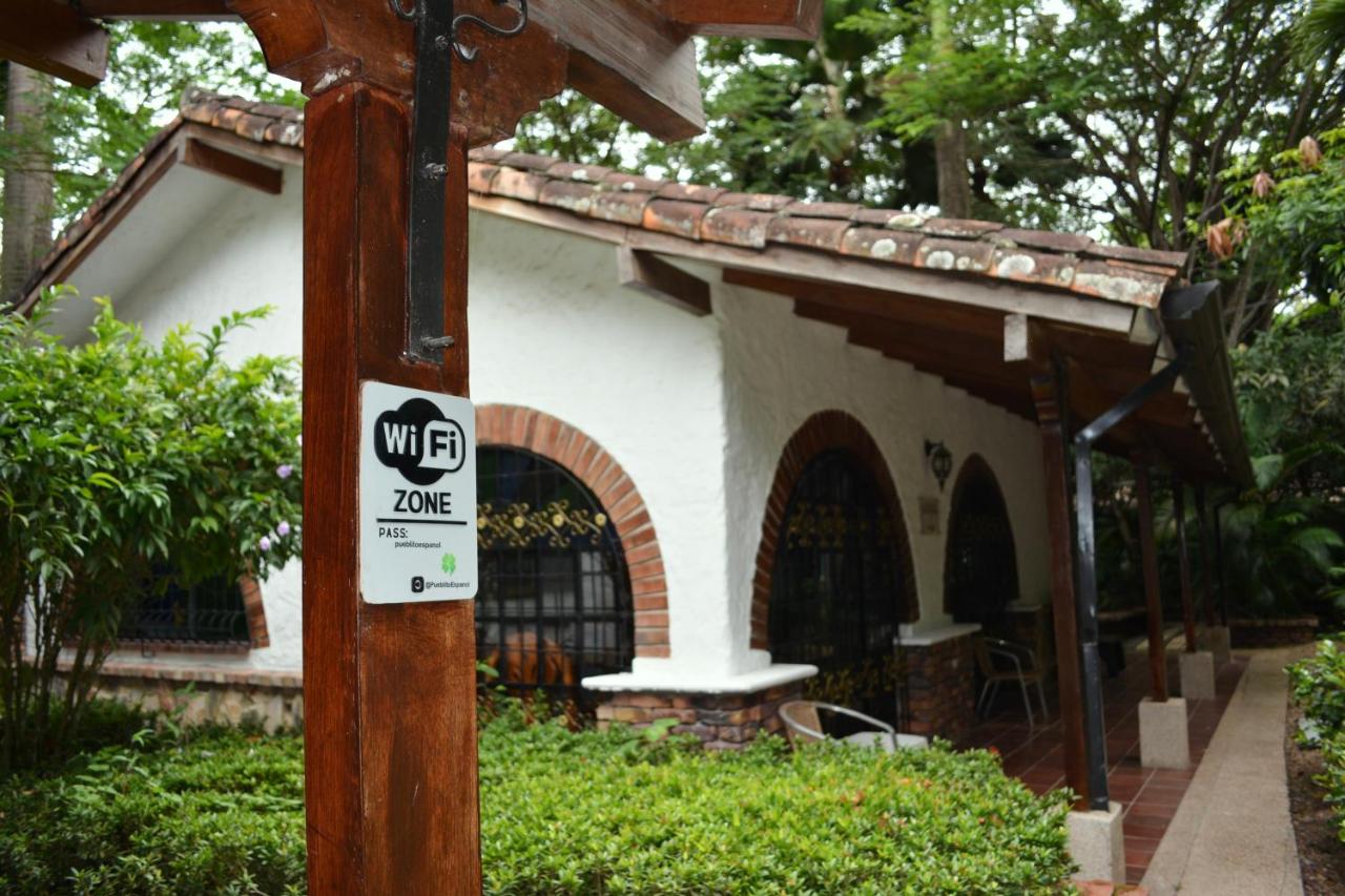 Hotel Pueblito Español (4 personas) - B&B Carmen de Apicalá