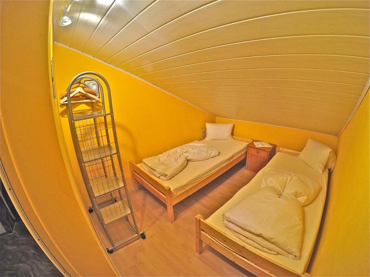 Family Apartment with Balcony Wetterstein