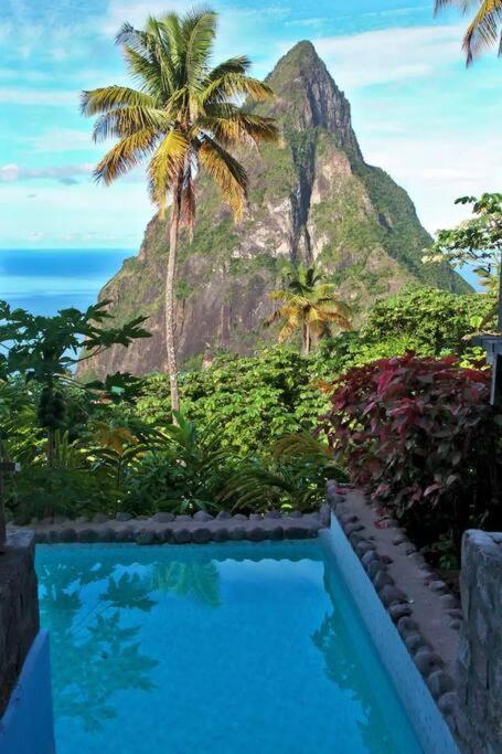 B&B Soufrière - TheTerrace -$1Mil Piton View - Bed and Breakfast Soufrière