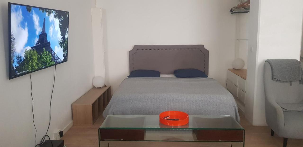 Charming Loft - Tour Eiffel/ Rue Cler - B&B París