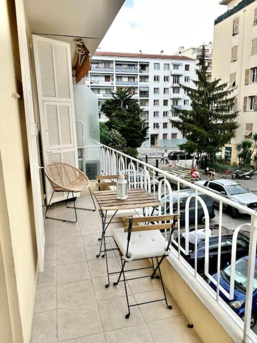 Cosy apartment - 15 min from beach - Free Parking - Chambres d’hôtes