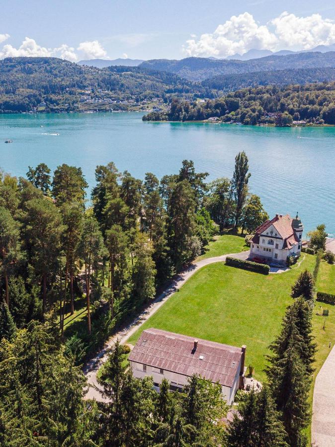 Apartment with Lake View