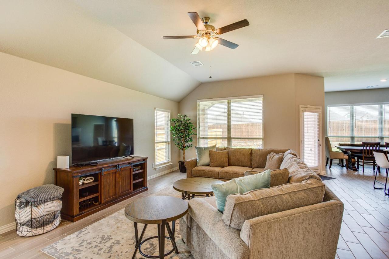 Spacious Forney Home Rental with Game Room! - B&B