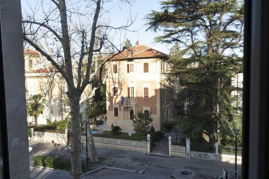 Ospitaci Appartamenti Viale Mezzetti - B&B Foligno