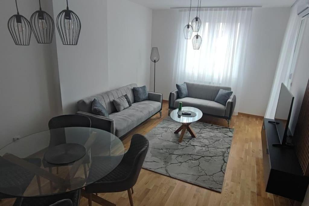 Apartman Teodora 2 - B&B Lukavica