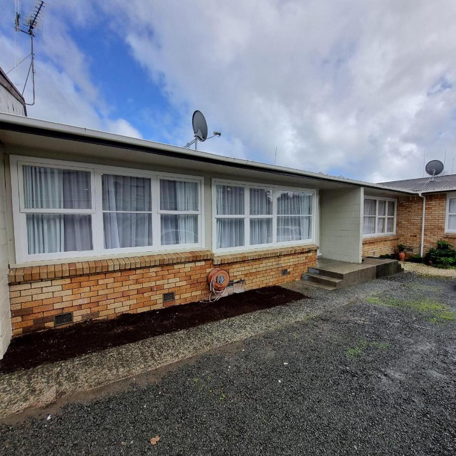 Inner City 2 Bedroom Unit - Bed and Breakfast