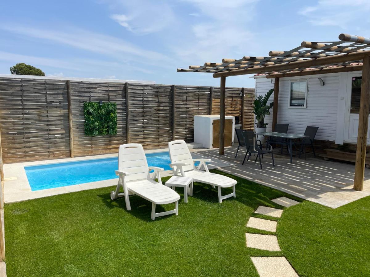 Alojamientos con piscina privada y cerca del mar, mire las fotos y elija el suyo, le esperamos - Bed and Breakfast