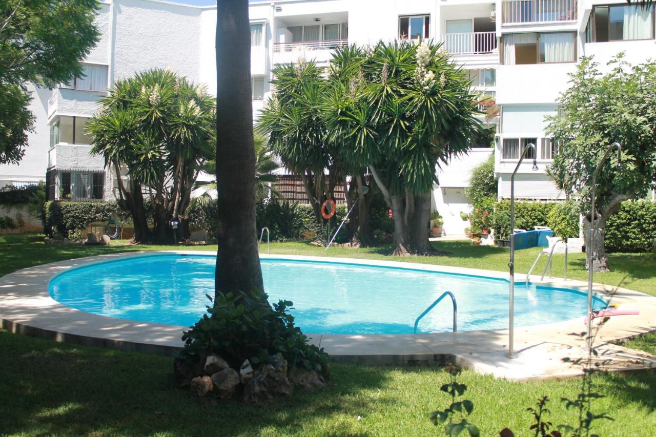 Appartement met Uitzicht op het Zwembad 