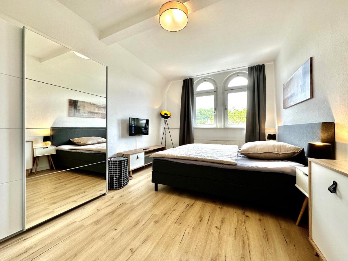 B&B Eisenach - Zentral gelegene DG-Wohnung mit 4 Schlafzimmern - Bed and Breakfast Eisenach
