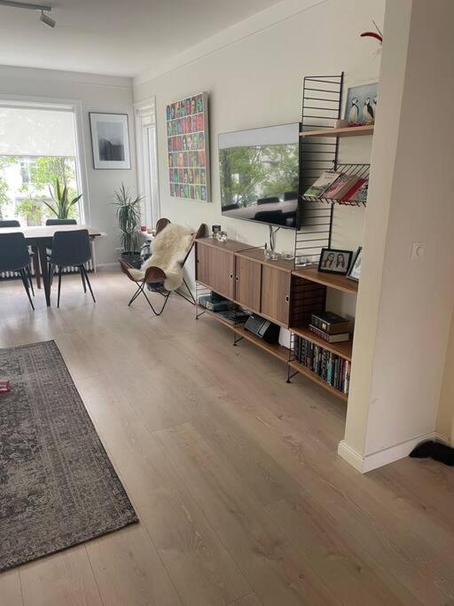 Reykjavik Apartment With 4 Bedrooms - City Center - B&B
